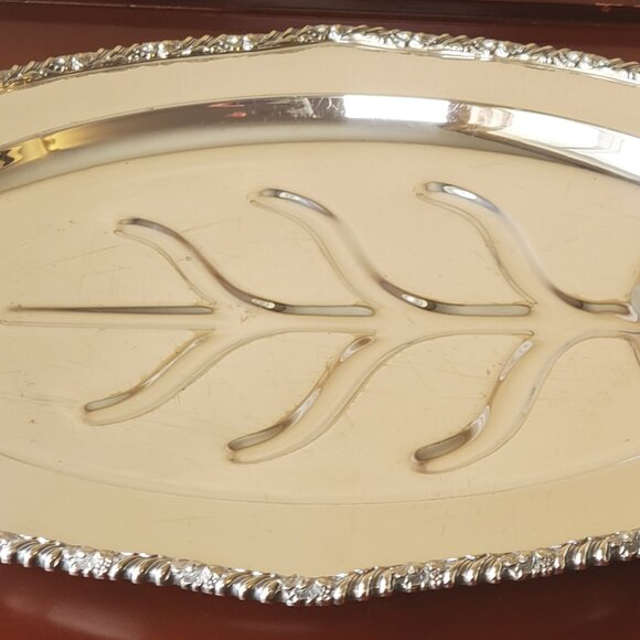 Canadian made Silver-Plated Turkey Carving Tray - Picture 4 of 11